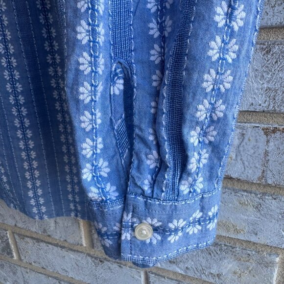 Talbots Long Sleeve 3/4 Button Blue\White Floral Striped Blouse Size L Petite - Picture 7 of 8
